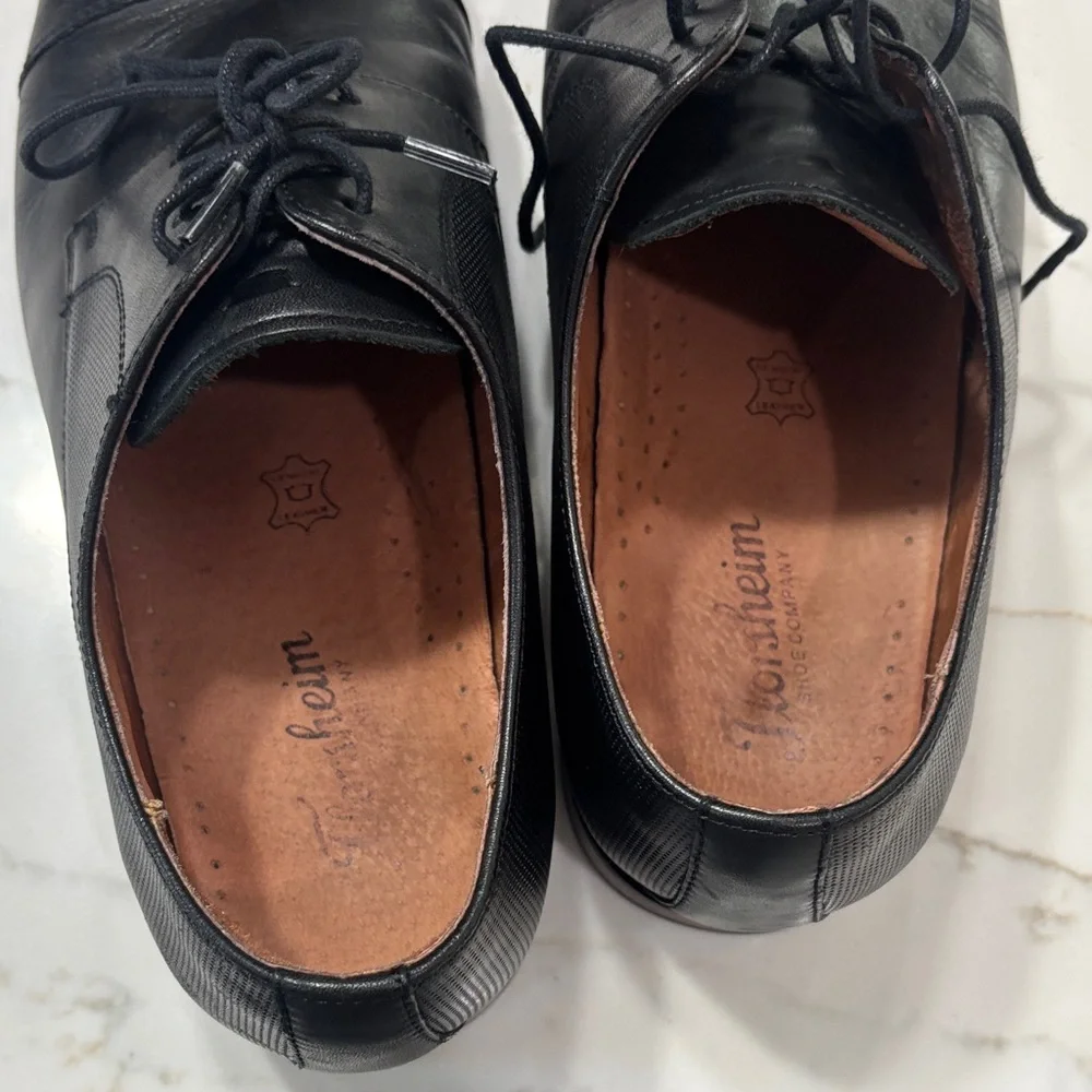 Florsheim Black Leather Cap-Toe Derby with Textured Side Panels